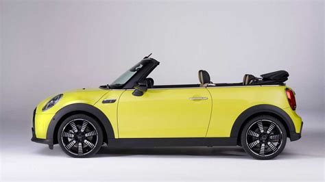 Next Electric Mini Cooper Will Get Convertible Body Style In 2025