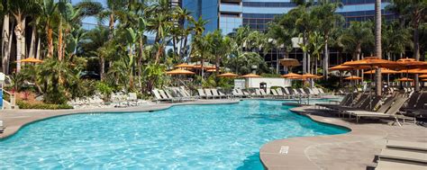 San Diego Hotels with Heated Pools | Marriott Marquis San Diego Marina