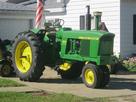 Observations in Agriculture: Restored John Deere 4010