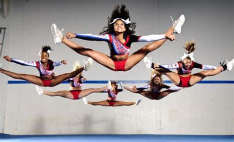 Pin by Kristin Hopkins on Love It. | Cheer stunts, Cheerleading jumps ...