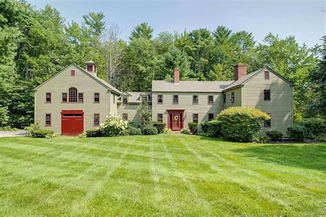 Two 1700s Homes Combined Into a Super House in Kennebunk, Maine