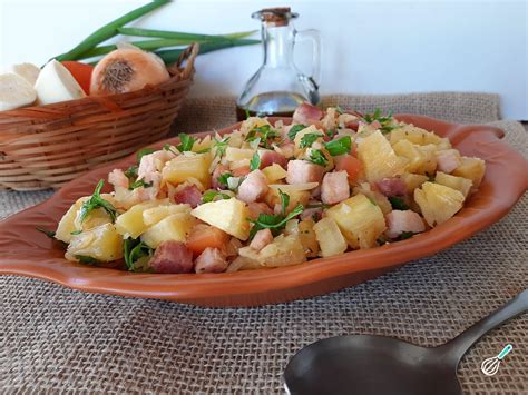 Salada de mandioca com bacon - Prática e deliciosa!