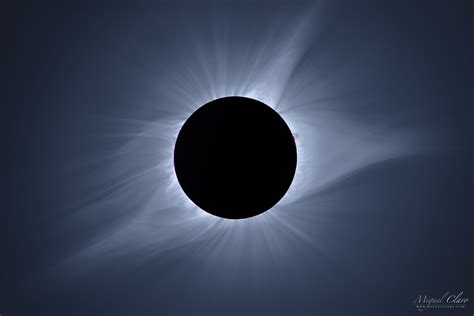 Watch the Sun's Elusive Corona Appear in Time-Lapse Solar Eclipse Video ...