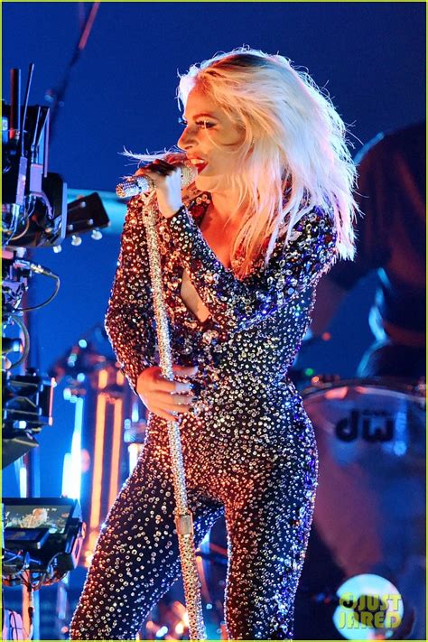 Lady Gaga Performs 'Shallow' Live at Grammys 2019 (Video): Photo ...