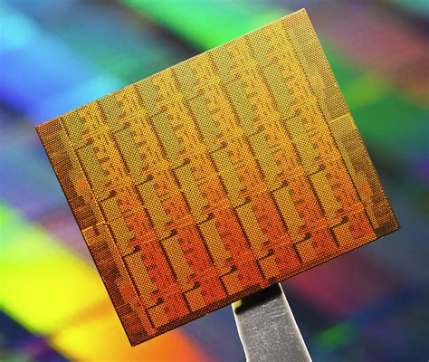 Futuristic Intel Chip Could Reshape How Computers are Built ...