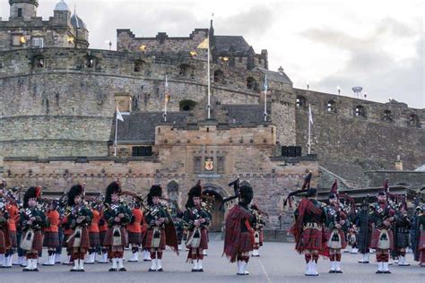 Why Edinburgh's Festivals Have To Be On Your Bucket List - Migrating Miss