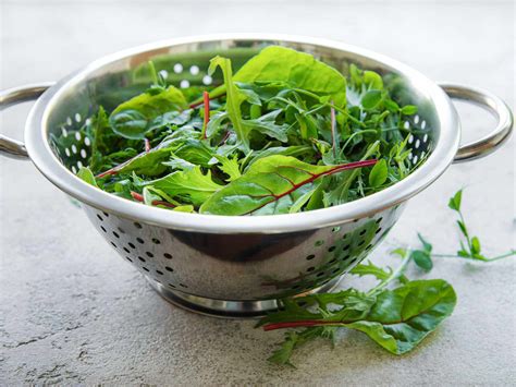 Colander vs. Strainer: What's the Difference?