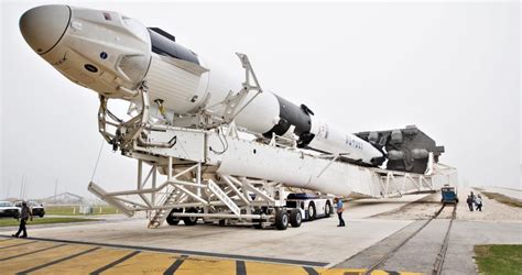 SpaceX's crewed Dragon launch debut likely to slip into 2020 as NASA ...