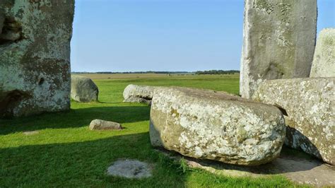 Stonehenge: New study suggests historic monument's Altar Stone may not ...