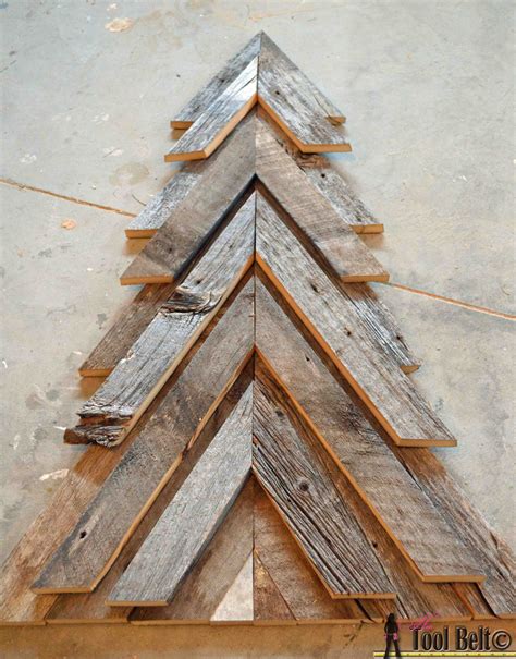 Rustic Christmas Tree - Her Tool Belt