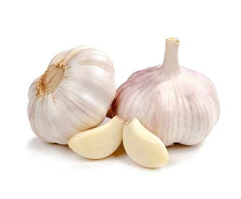 15 Interesting Benefits of Garlic (Bawang) - Plants and Pillars