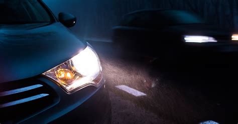 Car lights and headlights: what they are and when to use them | RAC Drive