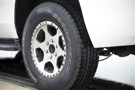 Tire Review: Cooper Discoverer SRX - Autos.ca