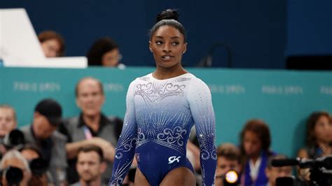 Simone Biles slips off balance beam, fails to win gold for the first ...