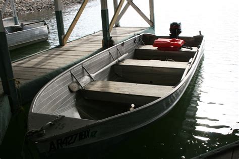 Boats - Hummingbird Hideaway Resort