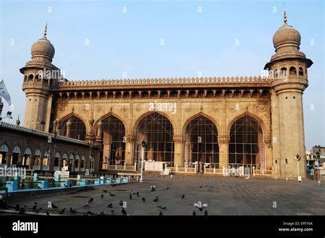 mecca masjid hyderabad india Stock Photo - Alamy