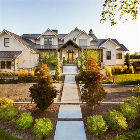 2024 Winners of HGTV Ultimate Outdoor Awards: Stunning White Farmhouse ...