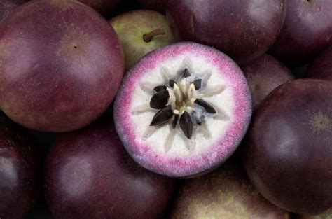 12 Delicious Purple Fruits To Add To Your Diet (2022) • Colors Explained