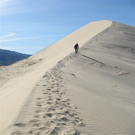 Hiking The Kelso Dunes Trail (Mojave National Preserve, California ...