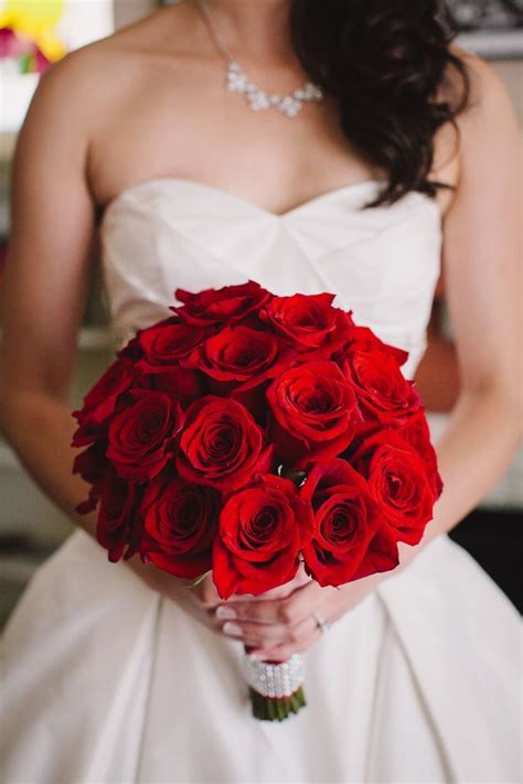 Luxurious Wedding Ideas With Glamour- MODwedding | Red rose wedding ...