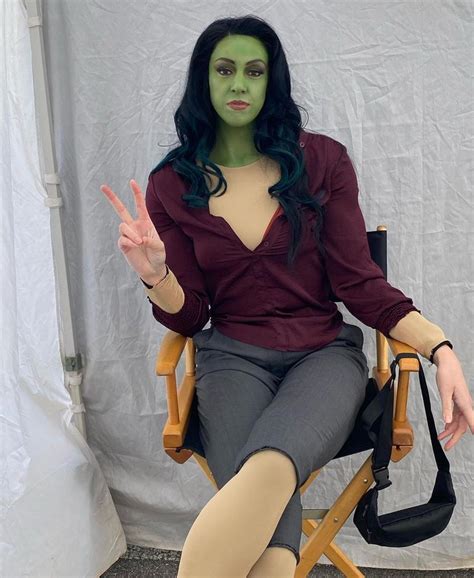 First Look at She-Hulk’s 6-Foot-5 On-Set Actress Behind-the-Scenes (Photos)