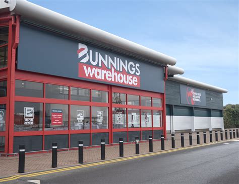 First Bunnings Warehouse store in the UK opens for trading