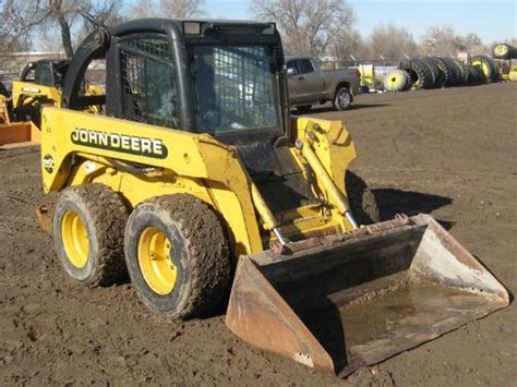 John Deere 250 Skid Steer Specs, Reviews, Price & Oil Capacity