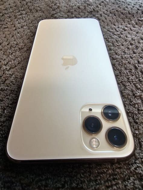 iPhone 11 Pro Max Rose Gold For AT&T for Sale in San Diego, CA - OfferUp