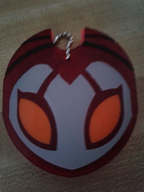 I made a Grimmchild Charm keychain! : r/HollowKnight