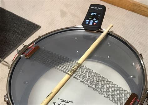 How to Tune a Snare Drum - Easy Instructions (with Pictures)