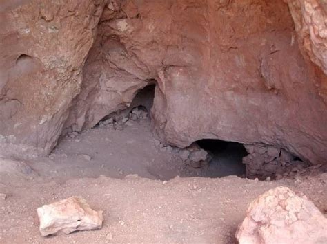 Entrance to Cave of the Domes on Horseshoe Mesa in Grand Canyon ...