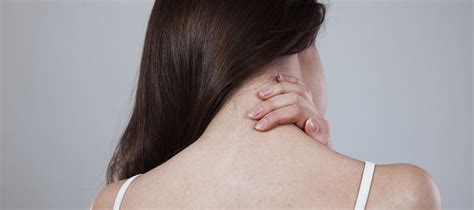 Say Goodbye to Neck Pain: 4 Ways Massage Can Help | Zeel