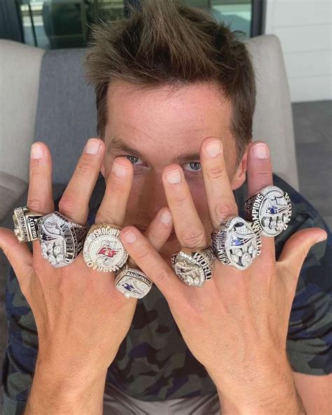 Tom Brady Shows Off His 7 Super Bowl Rings