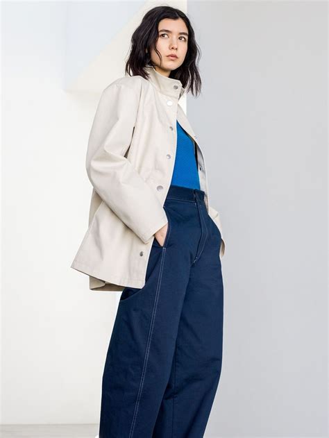 WOMEN UNIQLO U BLOCKTECH SHORT COAT | UNIQLO UK | Uniqlo outfit, Casual ...