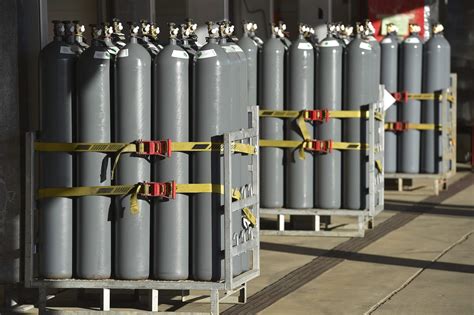 How to safely store gas cylinders in the workplace