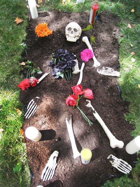 "Day of the Dead" Skeleton Graveyard | HGTV