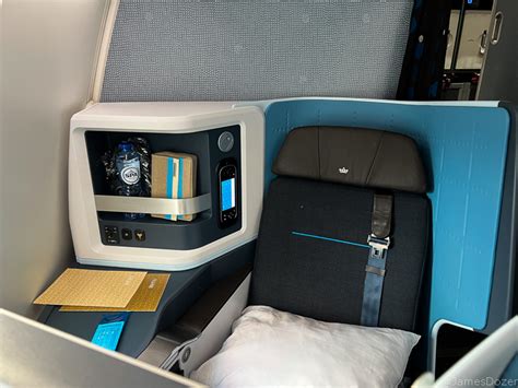 Review: KLM Boeing 787-10 Business Class, Amsterdam to Los Angeles ...