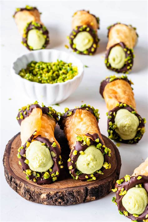 Pistachio Cannoli - Pies and Tacos