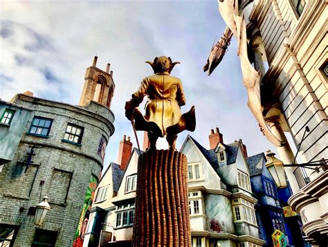 Wizarding World of Harry Potter - Diagon Alley 101 - Theme Park Professor