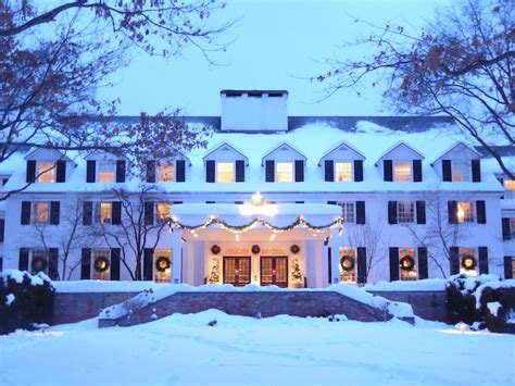 An Afternoon on Snowshoes at the Woodstock Inn - All Mountain Mamas