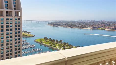 Waterfront Hotel in San Diego Near Seaport Village | Manchester Grand ...