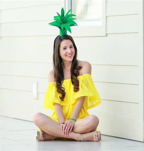 DIY Pineapple Costume That Costs Less Than $3 to Make