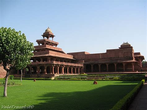 Fatehpur Sikri, Kiraoli holiday accommodation: & more | Stayz