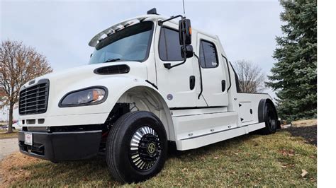 THE TOP OF THE LINE HAULER TRUCK THAT MONEY CAN BUY!! - YouTube