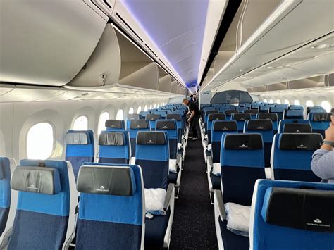 InsideLook-Review-KLM-Premium-Comfort-Boeing-787-10-Dreamliner-33 ...