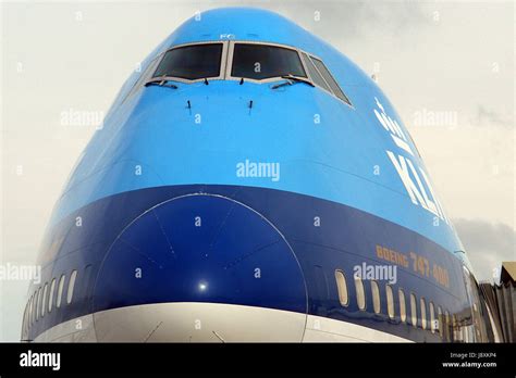 Boeing 747 jumbo KLM airplane cockpit Stock Photo - Alamy