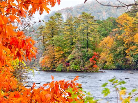 13 Best Places for Fall Foliage in Connecticut (2023 Guide) – Trips To ...