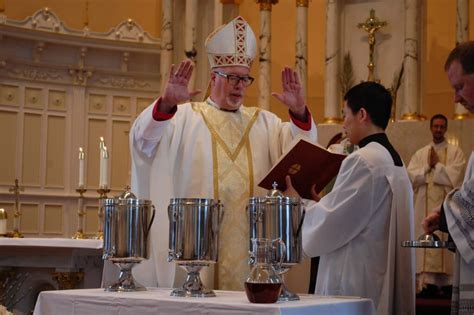 Hundreds gather for Chrism Mass at cathedral - Roman Catholic Diocese ...