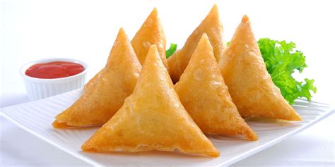 How to make Samosa (Curried Potato) | Singapore Food