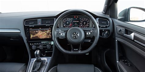 Volkswagen Golf R Interior & Infotainment | carwow